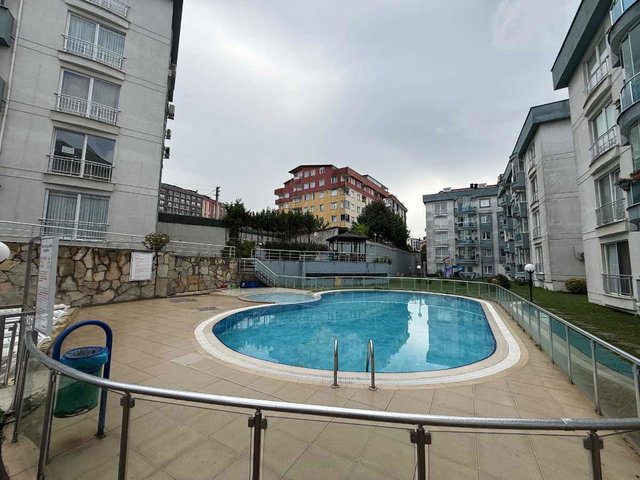 GEBZE KÖŞKLÜ ÇEŞME’DE SUNALI EVLER’DE GÜNEY CEPHE 3+1 | 2 BANYO | BALKONLU KİRALIK DAİRE