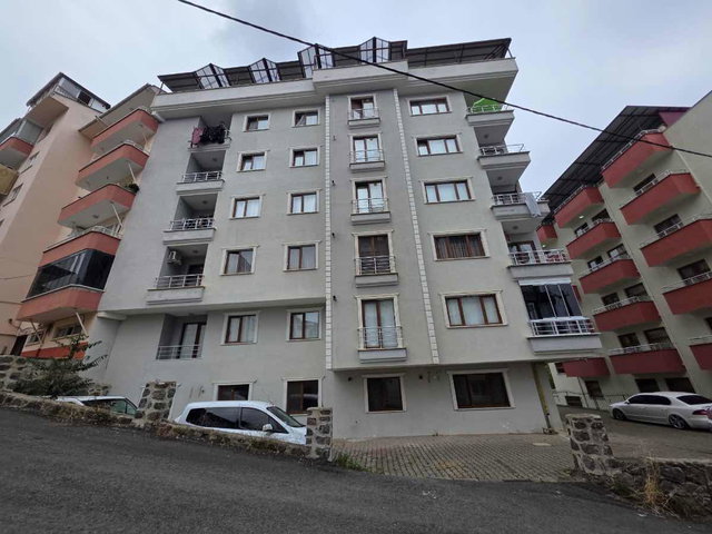 KONAKLARDA MERKEZİ KONUMDA KULLANIŞLI 3+1 KİRALIK DAİRE