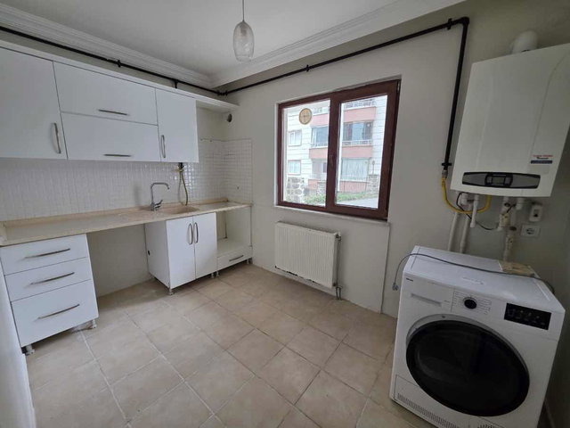 KONAKLARDA MERKEZİ KONUMDA KULLANIŞLI 3+1 KİRALIK DAİRE