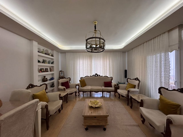 REMAX RİNA'DAN ÇİFTLİKKÖYDE ELİT SİTE İÇERİSİNDE 3+1 DAİRE