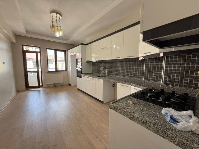 REMAX ARTIS'TEN ŞÜKRÜPAŞA'DA SATILIK 3+1 DAIRE