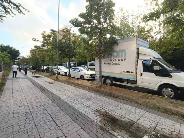 MEVLANA MAH.DE METROBÜSE YAKIN, BRÜT 145 M² SATILIK 3+1