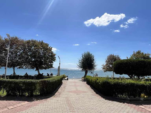 AZİMKENT SİTESİ K. DENİZ MANZARALI BAKIMLI 3+1 SATILIK DAİRE