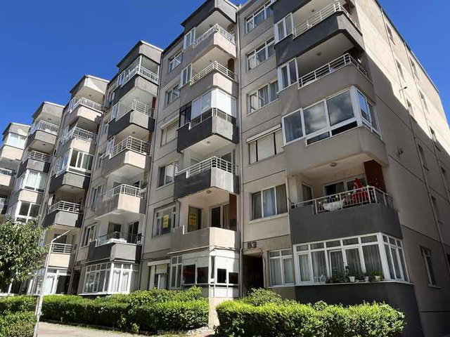 AZİMKENT SİTESİ K. DENİZ MANZARALI BAKIMLI 3+1 SATILIK DAİRE