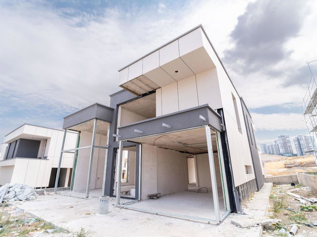 ALACAATLI’DA SATILIK SIFIR 6+1 LÜKS VİLLA / REMAX ENBATI
