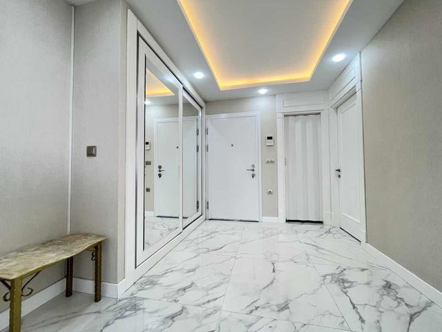 BEYLİKDÜZÜ ÖNÜ FUL AÇIK DENİZ MANZARALI 3+1 SATILIK ARAKAT DAİRE