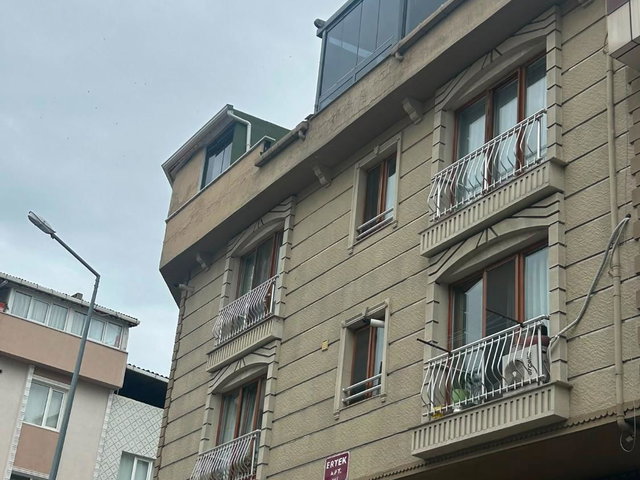 KÜÇÜKÇEKMECE YEŞİLOVA’DA HARİKA KONUMLU,  3+1  2 BANYO  HARİKA TERASLI KAT MÜLKİYETLİ DUBLEX