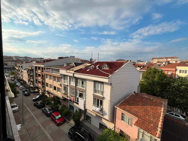 KÜÇÜKÇEKMECE YEŞİLOVA’DA HARİKA KONUMLU,  3+1  2 BANYO  HARİKA TERASLI KAT MÜLKİYETLİ DUBLEX