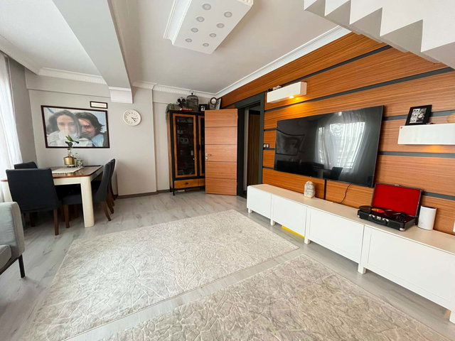 KÜÇÜKÇEKMECE YEŞİLOVA’DA HARİKA KONUMLU,  3+1  2 BANYO  HARİKA TERASLI KAT MÜLKİYETLİ DUBLEX