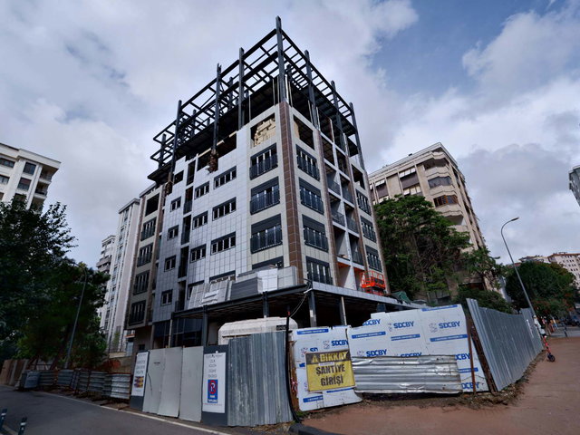 SUADIYE'DE ÇELIK YAPIDA DENIZ MANZARALI SATILIK 3+1 DAIRE 118 M2