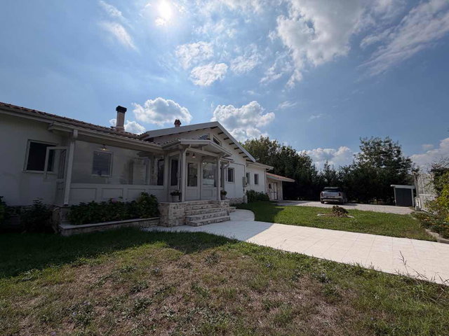REMAX SOFT'TAN 5000M2 İÇİNDE ŞEHRİN KALBİNDE LÜKS VİLLA YAŞAMI