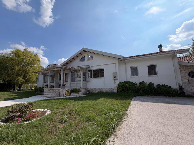 REMAX SOFT'TAN 5000M2 İÇİNDE ŞEHRİN KALBİNDE LÜKS VİLLA YAŞAMI