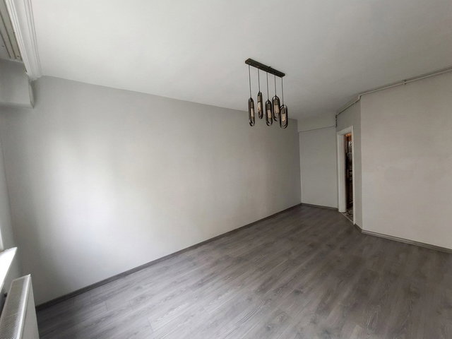 ÜSKÜDAR SELAMİALİ’DE ÇEVİK KUVVET ARKASINDA İÇİ YENİLENMİŞ,  2+1 KİRALIK DAİRE