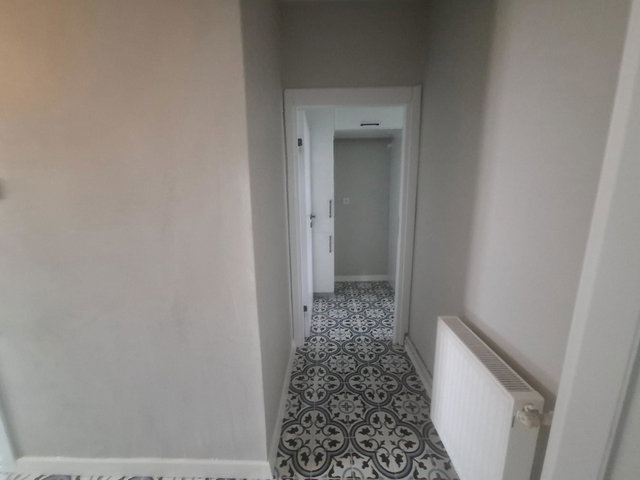 ÜSKÜDAR SELAMİALİ’DE ÇEVİK KUVVET ARKASINDA İÇİ YENİLENMİŞ,  2+1 KİRALIK DAİRE