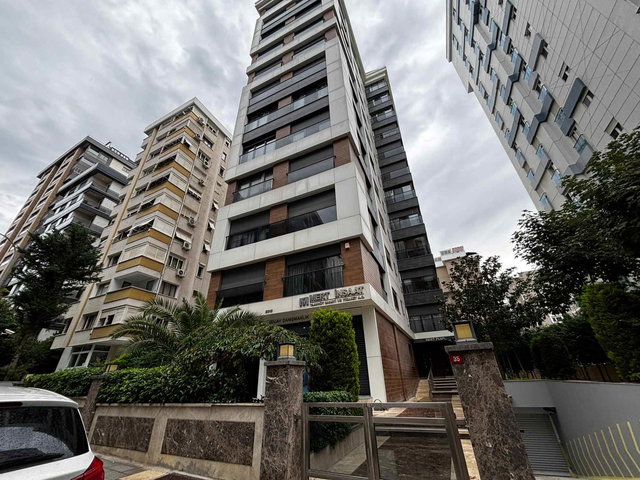 REMAX WE DEN CADDEBOSTAN MAHALESİNDE MEHTAP SOKAKTA KİRALIK 3+1 DAİRE