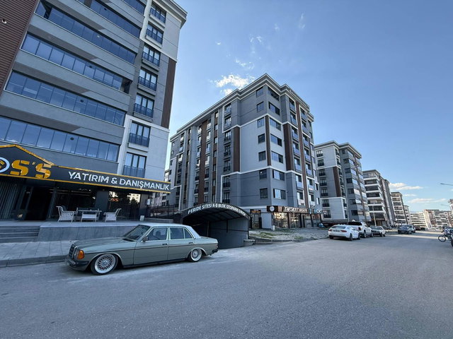 REMAX ARTIS'TEN KOMBINA'DA SATILIK 3+1 DAIRE