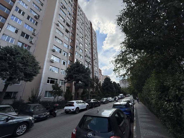 REMAX ALYADAN BEYLİKDÜZÜ BARIŞ MAH.BEKTEK SİTESİ SATILIK 3+1 DAİRE