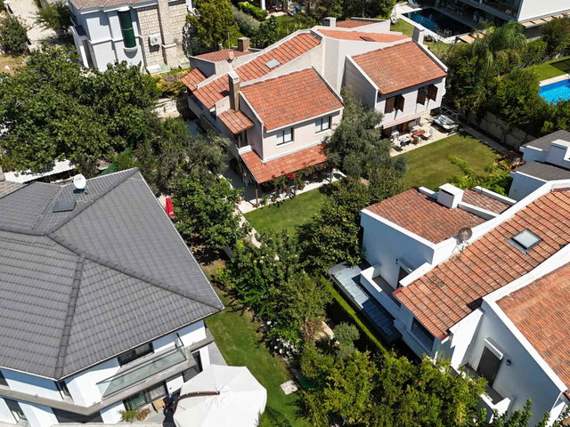 ÇEŞME ILICA’DA DENIZE YAKIN, ÖZEL BAHÇELI, 4+1 BUTIK SITE KONUTU