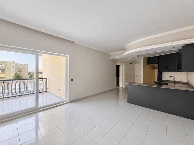 REMAX RİNA'DAN SOLİ SAHİL SİTESİNDE AYLIK ÖDEMELİ 2+1