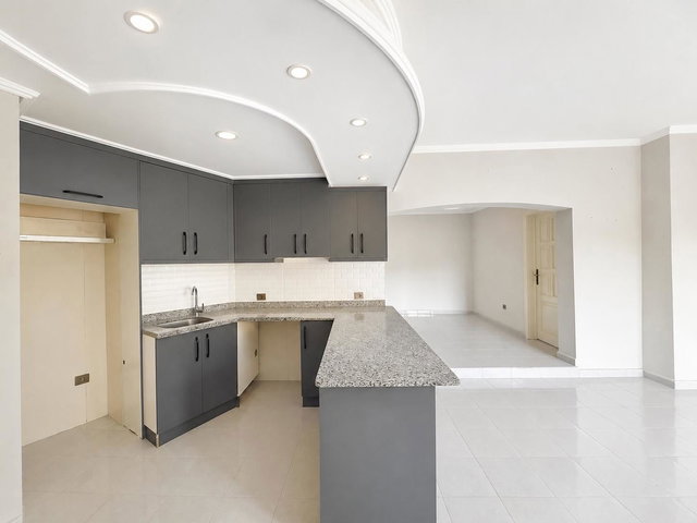 REMAX RİNA'DAN SOLİ SAHİL SİTESİNDE AYLIK ÖDEMELİ 2+1