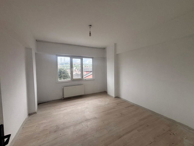 REMAX HÜR GÜVENCESIYLE MALTEPE MAHALLESI'NDE ACIL SATILIK FIRSAT DAİRE