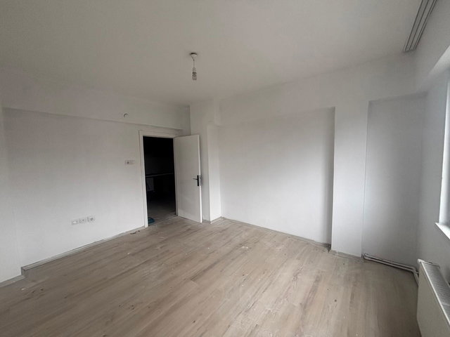 REMAX HÜR GÜVENCESIYLE MALTEPE MAHALLESI'NDE ACIL SATILIK FIRSAT DAİRE