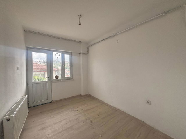 REMAX HÜR GÜVENCESIYLE MALTEPE MAHALLESI'NDE ACIL SATILIK FIRSAT DAİRE