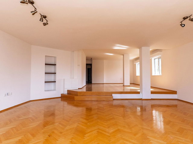 ŞEHRIN KALBINDE TERASLI MANZARALI 3+1 DUBLEKS DAİRE