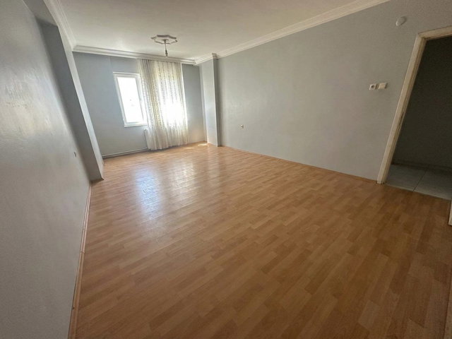 RE/MAX İNCİ'DEN ALTIEYLÜL KASAPLAR’DA 2+1 SATILIK DAİRE