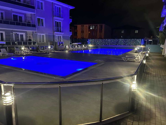 REMAX HÜR EMRAH TOSUN'DAN KARASU'DA SATILIK HAVUZLU DAİRE