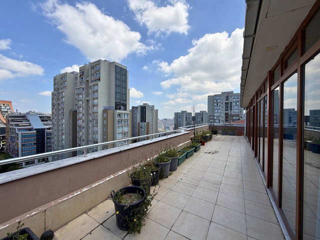 MARİN 2 SİTESİNDE METROBÜSE 8 DK GENİŞ TERASLI KİRALIK 3+1