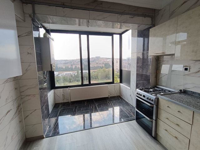 SEYRANTEPE FİDEL SİTESİ'NDE MANZARALI EN ÜST KAT 180M² 4+1 DAİRE