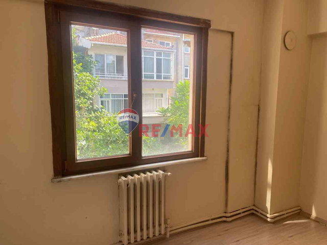 ZÜHTÜPAŞA REŞİT PAŞA SOKAKTA KİRALIK 3+1 DAİRE