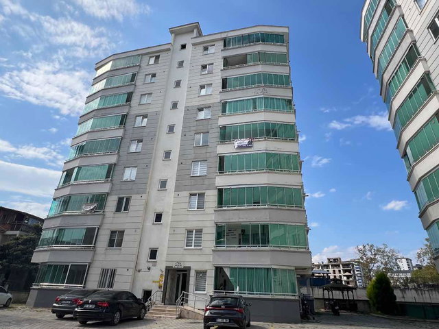 İLKADIM DEREBAHÇE’DE ŞEHIR HASTANESI KARŞISINDA 3+1 KIRALIK DAIRE