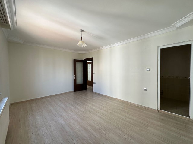 RE/MAX EDE'DEN HÜRRİYET MAH. SİTE İÇERİSİNDE 4+1 KİRALIK DAİRE