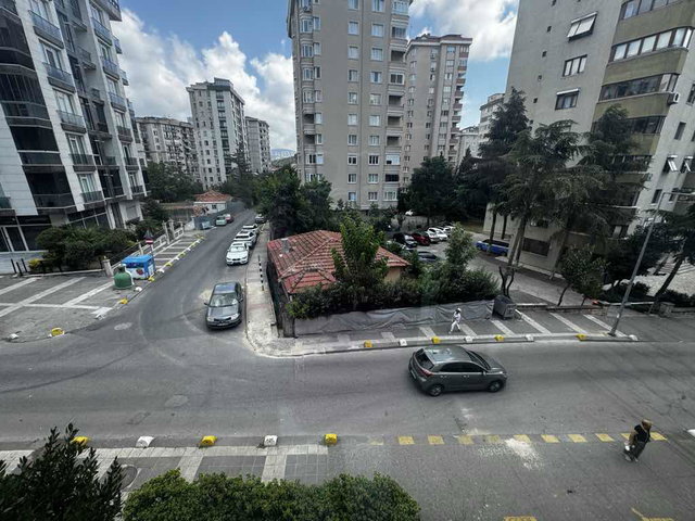 NURGÜL BAYINDIR’DAN BOSTANCI METROSUNDA YATIRIMLIK 3+1 DAİRE