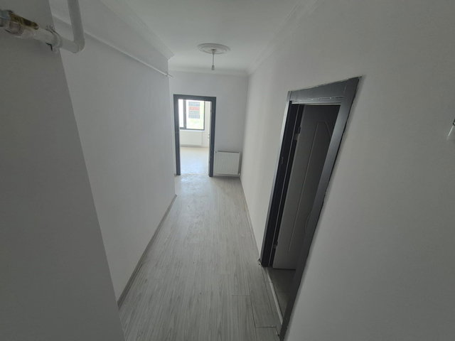 RE/MAX DEĞİŞİMDEN KIRKLAR MAHALLESİNDE 2+0 SATILIK DAİRE