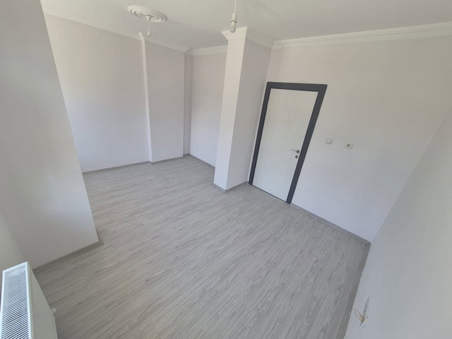 RE/MAX DEĞİŞİMDEN KIRKLAR MAHALLESİNDE 2+0 SATILIK DAİRE