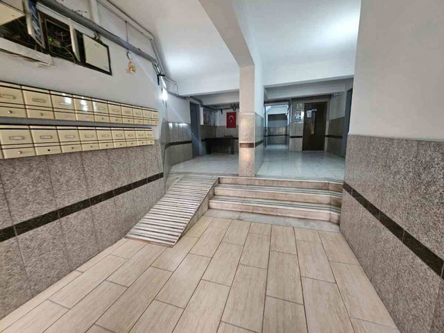 GIRNE BULVARI ÜZERINDE ASANSÖR DOĞALGAZ SIĞINAK VE OTOPARKLI 3+1 KIRALIK DAIRE