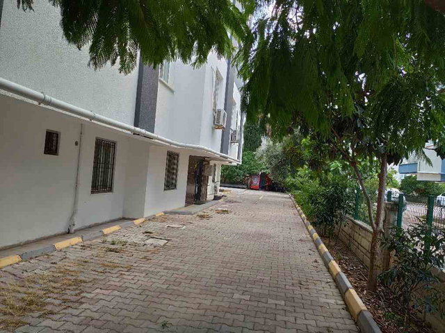 ANTALYA KONYAALTI LİMAN MAHALLESİ’NDE EŞYALI 2+1 GİRİŞ KAT DAİRE