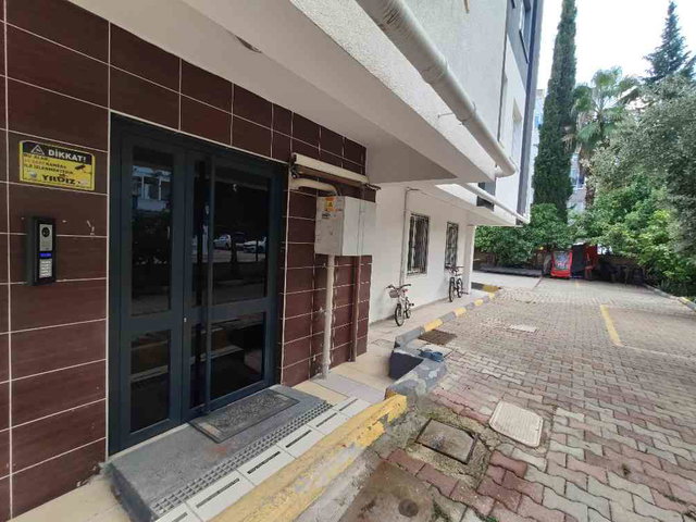 ANTALYA KONYAALTI LİMAN MAHALLESİ’NDE EŞYALI 2+1 GİRİŞ KAT DAİRE