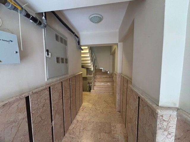 REMAX KANYON'DAN ÇIFTLIK CAD. ARA KAT 3+1 DAIRE