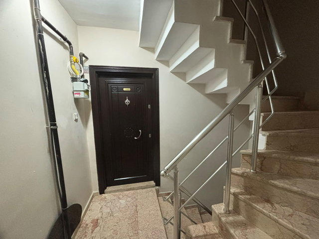 REMAX KANYON'DAN ÇIFTLIK CAD. ARA KAT 3+1 DAIRE