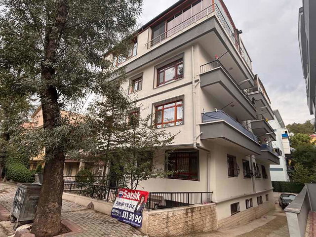 GAZI MAHALLESINDE EŞYALI 2+1  47.000TL KIRA GETIRILI ARAKAT