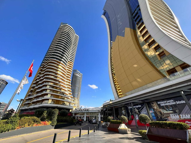 İSTMARİNA DA DENİZ MANZARALI GENİŞ TERASLI KDV Lİ 3,5+1 DAİRE