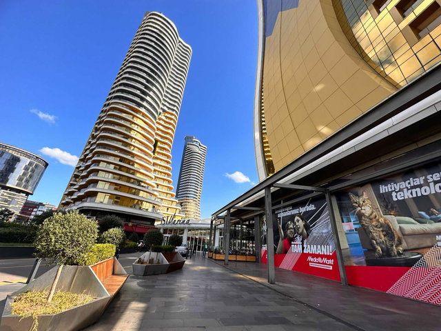 İSTMARİNA DA DENİZ MANZARALI GENİŞ TERASLI KDV Lİ 3,5+1 DAİRE