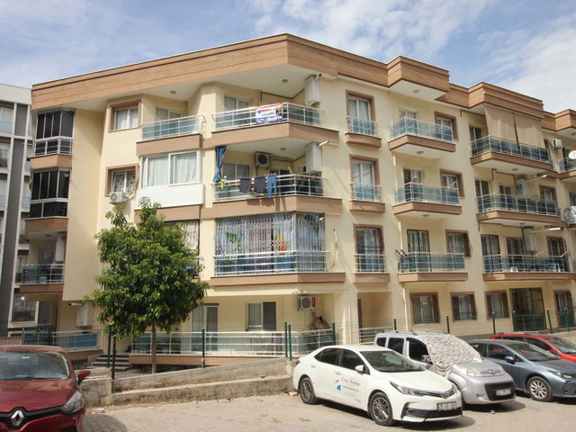 BUCA YILDIZ MAH ÜNIVERSITE VE TINAZTEPE HAST YAKIN 2+1 EŞYALI KIRALIK DAIRE