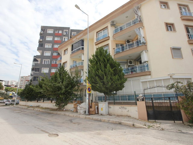 BUCA YILDIZ MAH ÜNIVERSITE VE TINAZTEPE HAST YAKIN 2+1 EŞYALI KIRALIK DAIRE