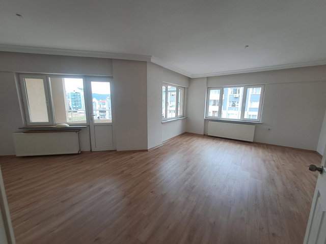 RE/MAX ADVANTAGE'DEN 100.YIL MH.METROYA YAKIN KİRALIK DAİRE