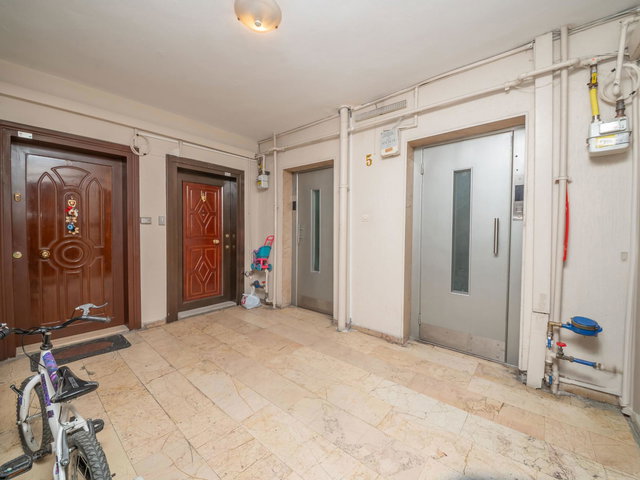 BAHÇELİEVLER KOZA EVLERİ SİTESİ'NDE SATILIK 3 + 1 DAİRE